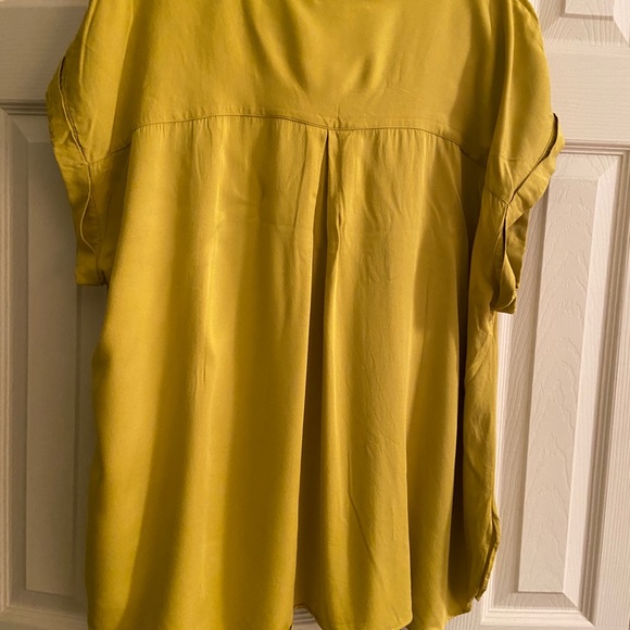 Rose + Olive chartreuse cap sleeve top 2X - Picture 2 of 4